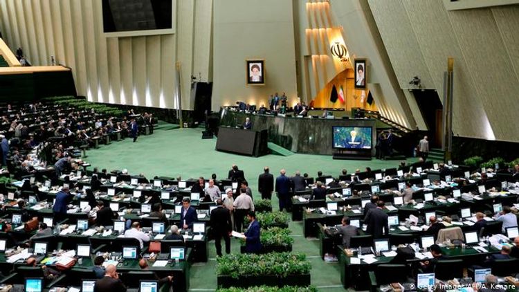 İranda 30 deputat koronavirusa yoluxdu