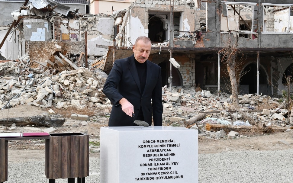 Prezident Gəncə Memorial Kompleksinin təməlini qoydu