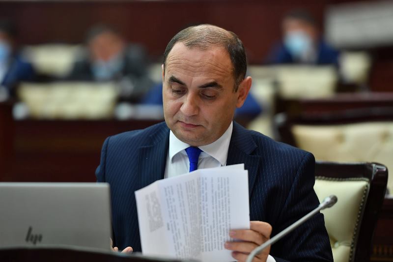 Deputat: “Hər bir seçicinin yanında olmağa çalışırıq”  
