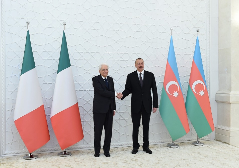 İlham Əliyev Sercio Mattarellanı təbrik etdi