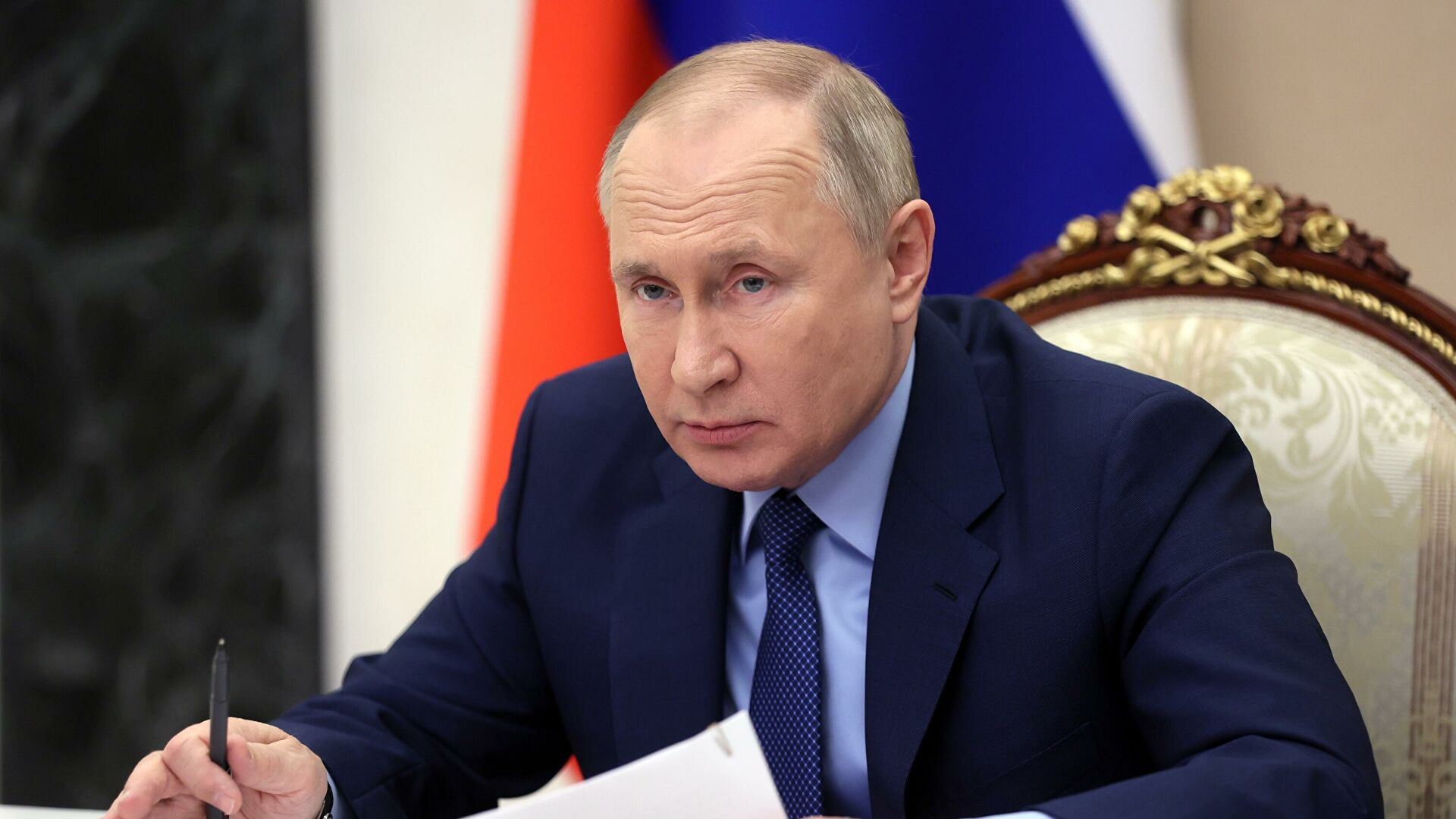 Putinin yaxınları hədəfə alındı - Sanksiya təhdidi