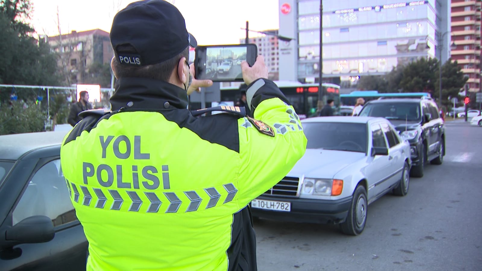 Parklanmaya görə 78 sürücü CƏRİMƏLƏNDİ