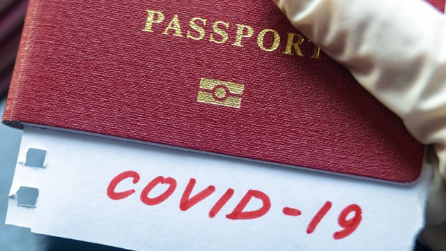 Qonşu ölkədə COVID-19 pasportu LƏĞV OLUNDU