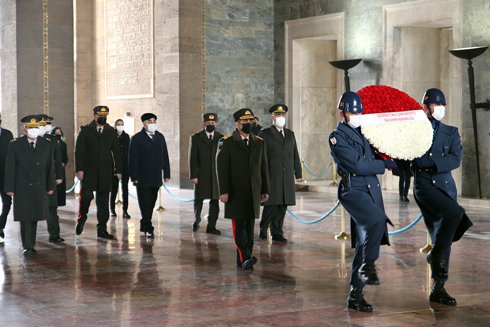 Zakir Həsənov Anıtqəbri ziyarət edib - FOTO