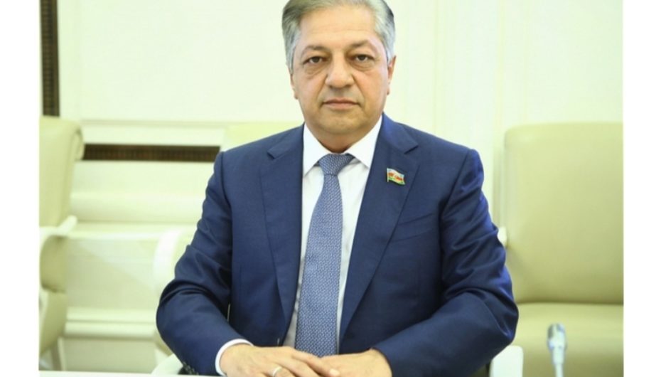 Cavanşir Feyziyevin ağır daşı kimin başına düşüb?