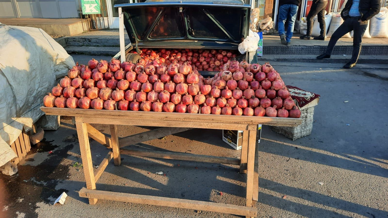 Qanunsuz küçə ticarəti ilə məşğul olanlar cərimələndi