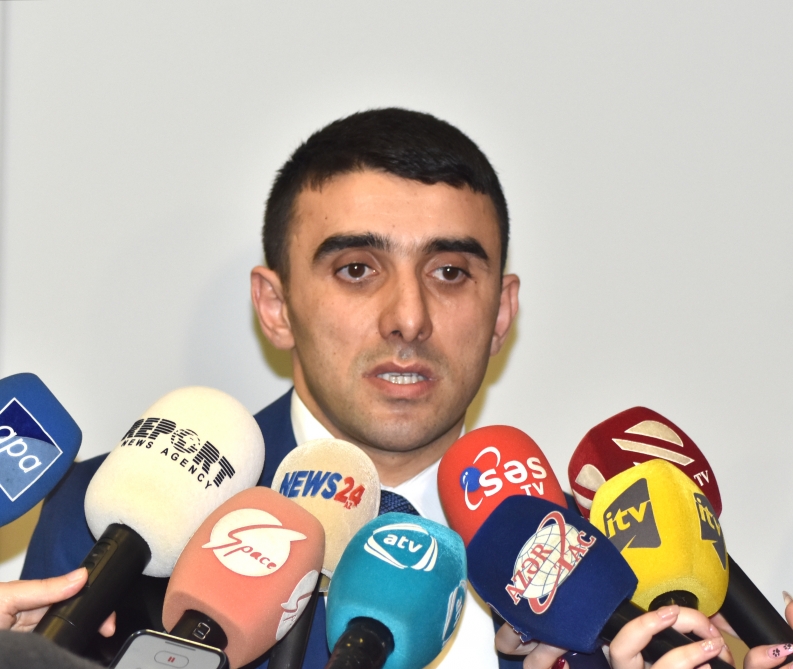 “Müəllimlər bilmədən şagirdləri bullinqə məruz qoyur” - Elnur Əliyev