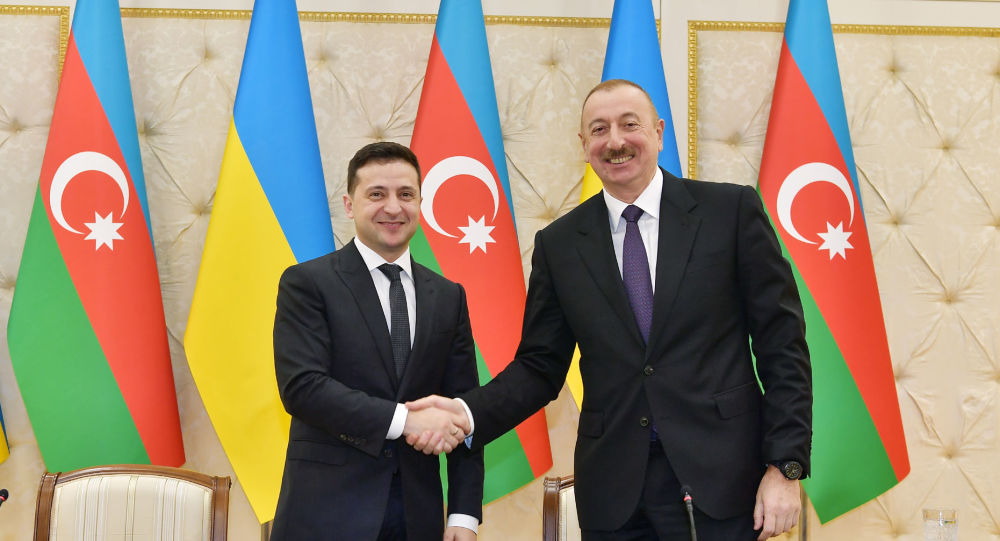 İlham Əliyev Zelenskini təbrik etdi