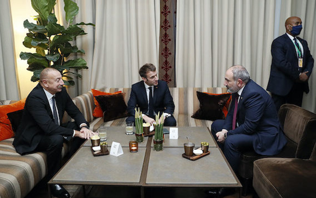 Makron Putinə İlham Əliyev və Paşinyanla görüşü barədə məlumat verdi