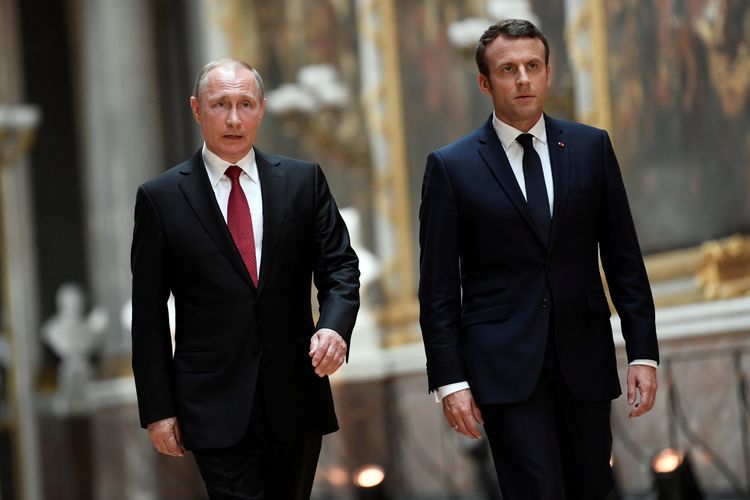 Putin Makronu maral ətinə və rus şərablarına qonaq edib - Kremldən AÇIQLAMA