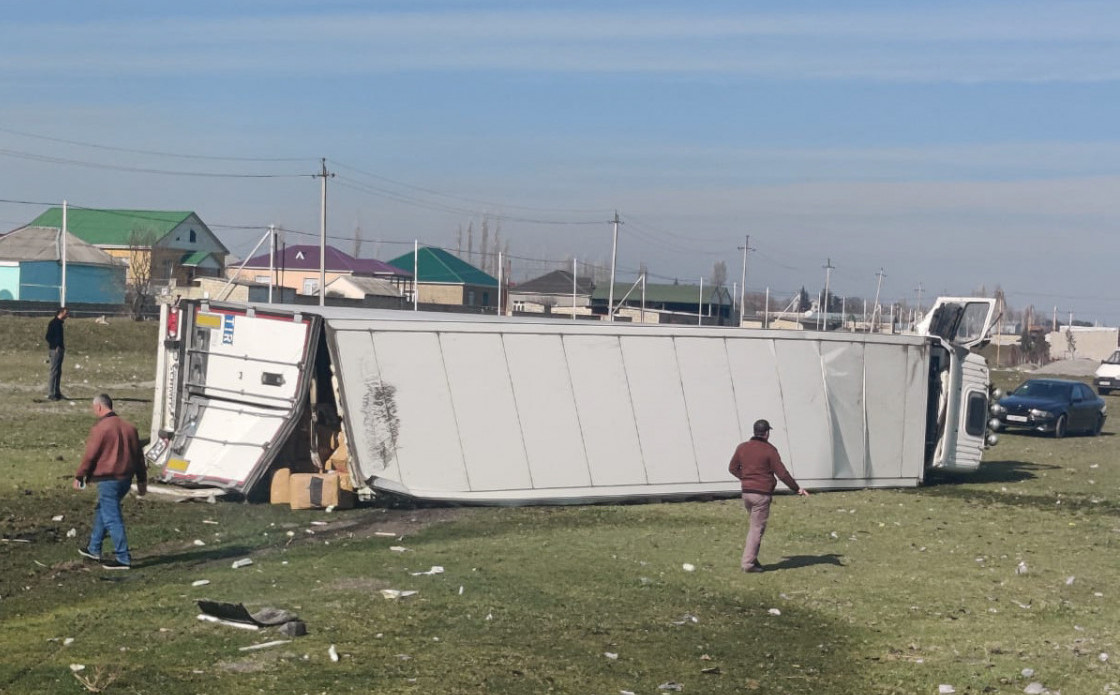“TIR” 3 maşınla toqquşdu - Ölən və yaralılar var