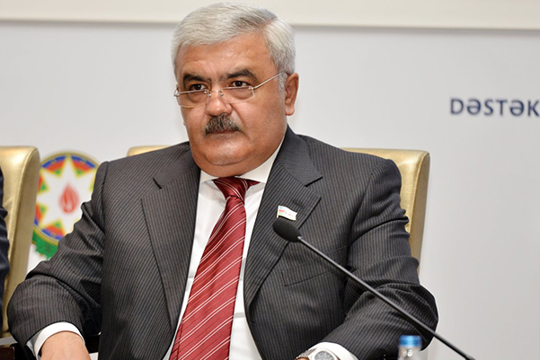 Rövnəq Abdullayev nazir müavini TƏYİN EDİLDİ