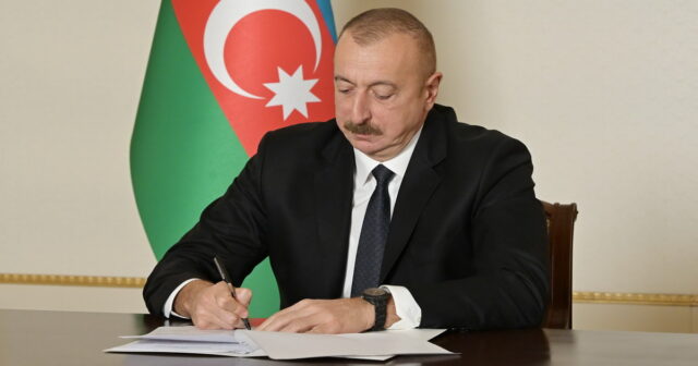 İlham Əliyev vergi işçilərini təltif etdi - SİYAHI