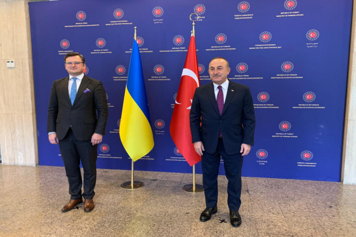 Çavuşoğlu ukraynalı həmkarı ilə danışdı