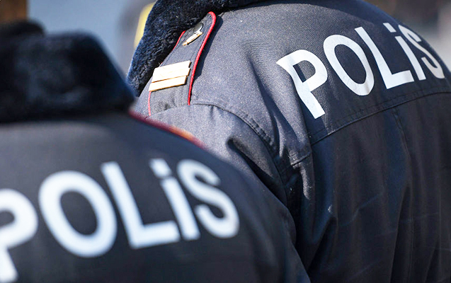 Bakıda polisləri bıçaqlayan şəxs zərərsizləşdirilib - RƏSMİ