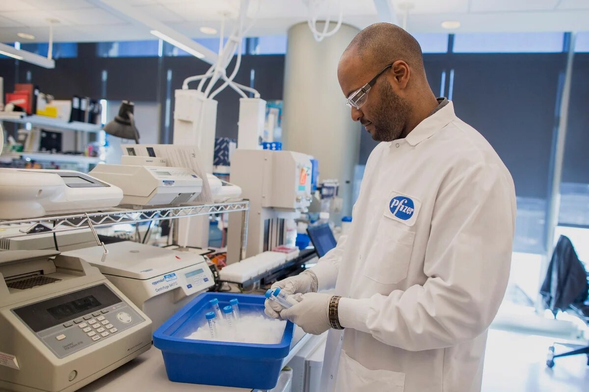 Ermənistana yüz min doza “Pfizer” gətirildi
