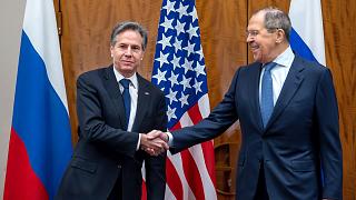 Blinkenlə Lavrov arasında danışıqlar başladı