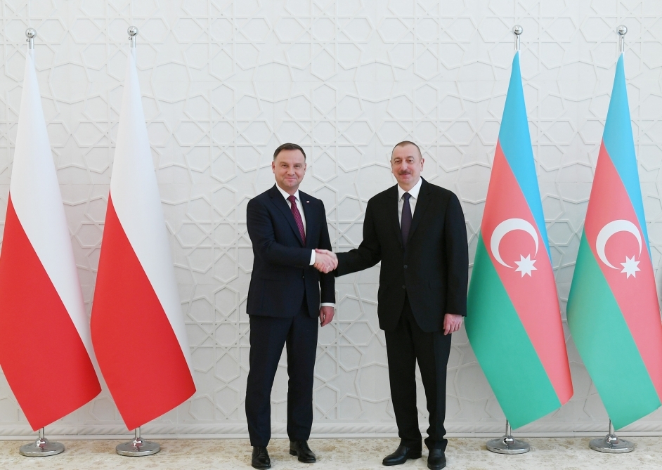 Polşa prezidenti İlham Əliyevə zəng etdi