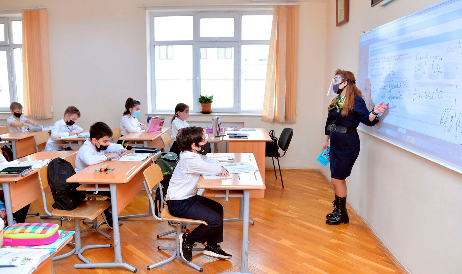 Daha üç məktəb əyani tədrisə qayıtdı