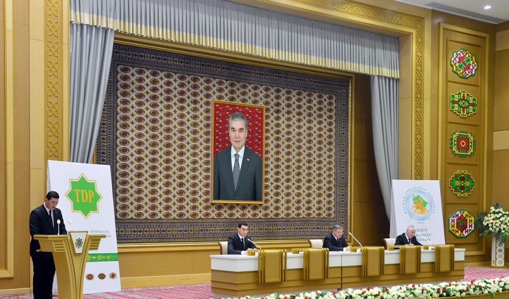 Türkmənistanda daha iki namizəd qeydə alındı