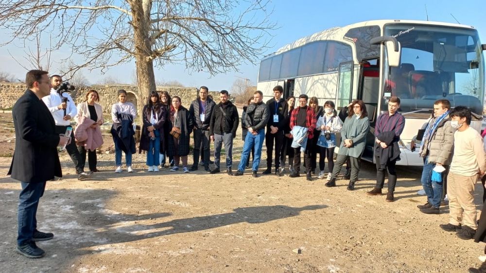 Qış Məktəbinin iştirakçıları Şuşada