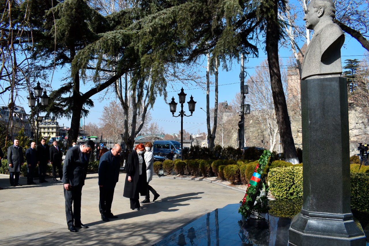 Emin Əmrullayevin Gürcüstana səfəri davam edir