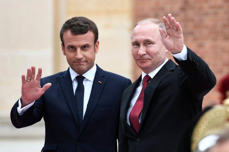 Putin Makrona zərbə vurdu