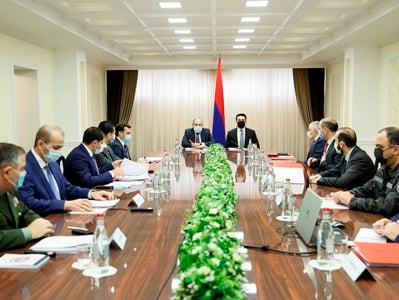 Paşinyan Təhlükəsizlik Şurasının iclasını keçirdi 