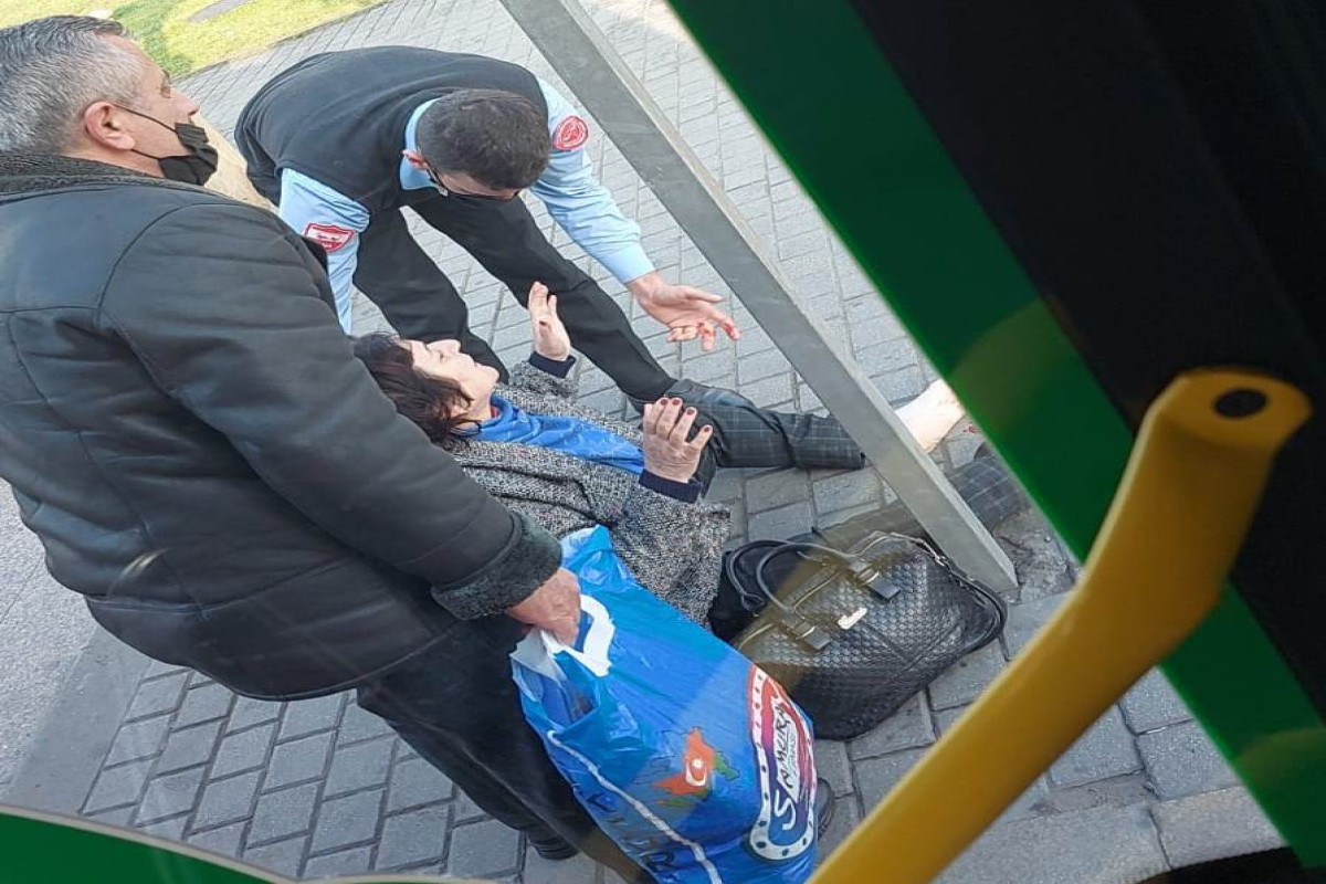 “Bakubus”un avtobusu yaşlı qadını vurdu
