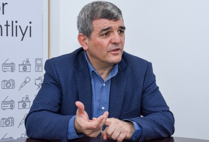 “Azərbaycanda bir kolon var, o da cahillər kolonudur” - Fazil Mustafa
