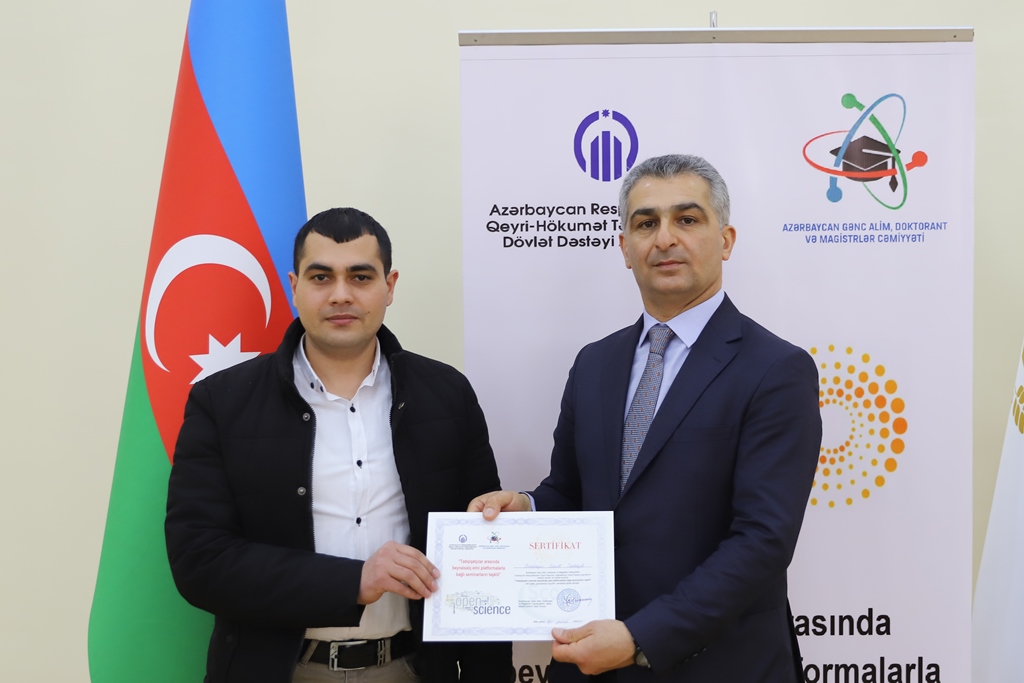Gəncə Dövlət Universitetinin tələbələrinə sertifikatlar verilib