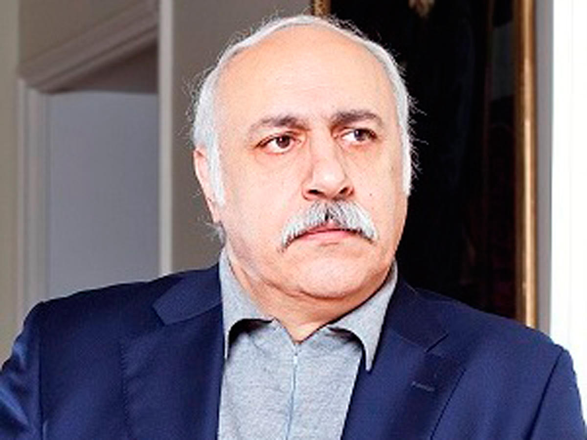 Prezident Eldar Mansurovu təltif etdi
