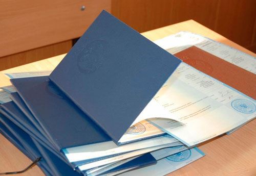 Xaricdə təhsil alan 62 nəfərin diplomu TANINMAYIB