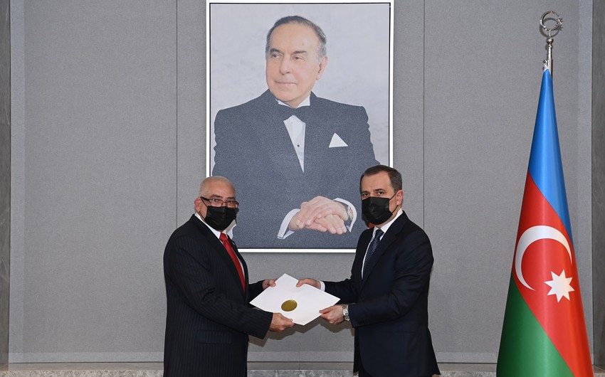 Ceyhun Bayramov yeni səfirlə GÖRÜŞDÜ
