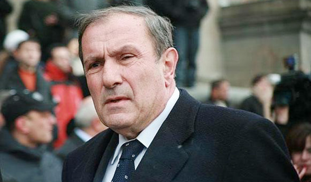 Ter-Petrosyan Qarabağ münaqişəsinə görə erməni ziyalılarını qınadı 