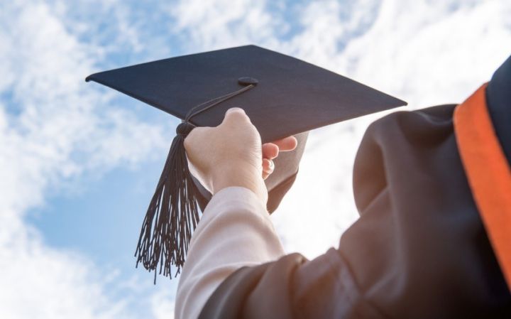 Bu universitetin tələbələrinə şad xəbər: yeni təqaüd təsis edilib