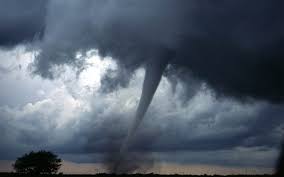 Tornado 6 nəfərin ölümünə səbəb oldu