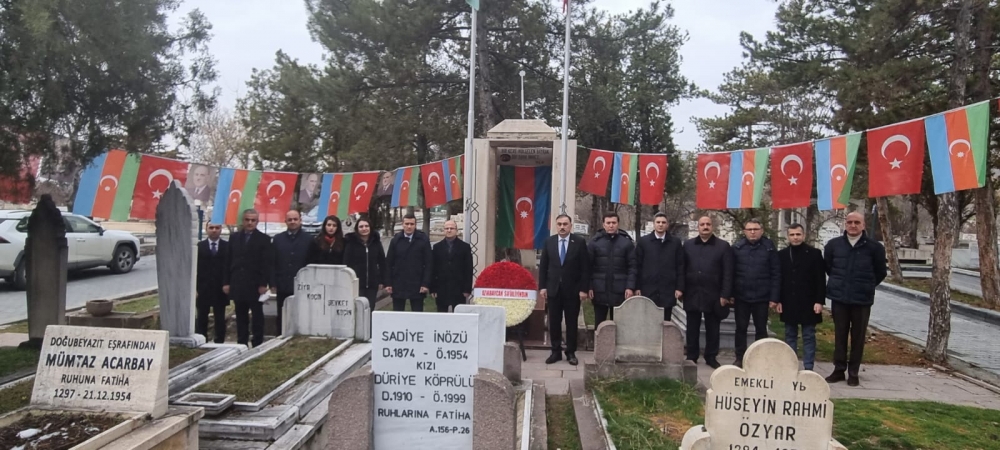 Rəsulzadənin məzarı ziyarət edildi 