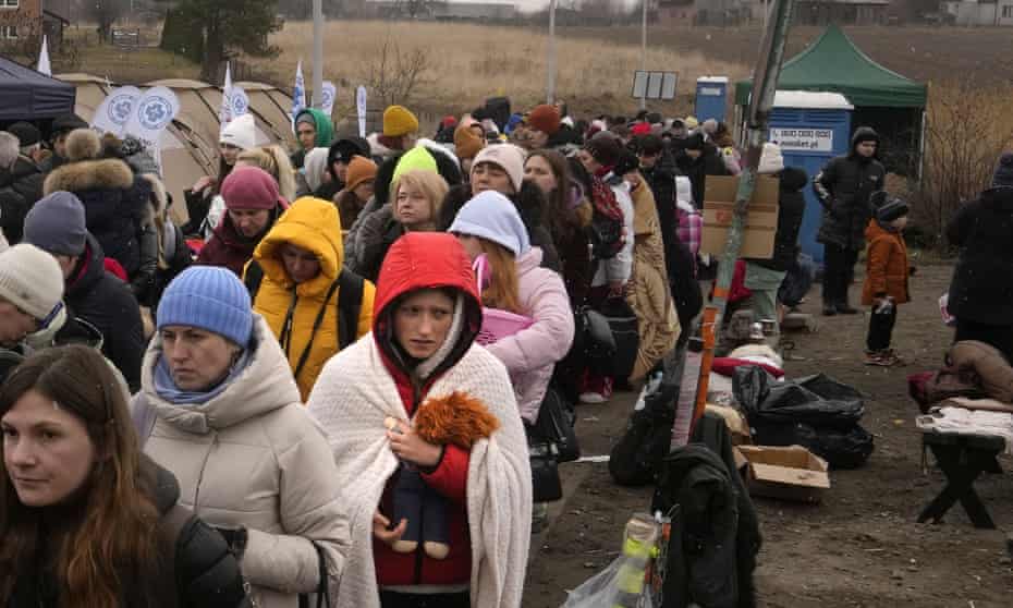 Ukraynanı tərk edənlərin sayı 1,7 milyona ÇATIB