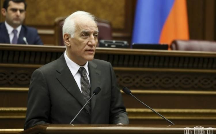 Müxalifət Ermənistan prezidentinin andiçməsini boykot etdi