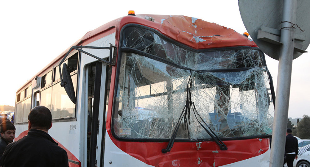 Bakıda avtobusla yük avtomobili TOQQUŞUB