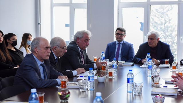 Kamal Abdullanın yeni kitabının təqdimatı keçirildi - FOTOLAR