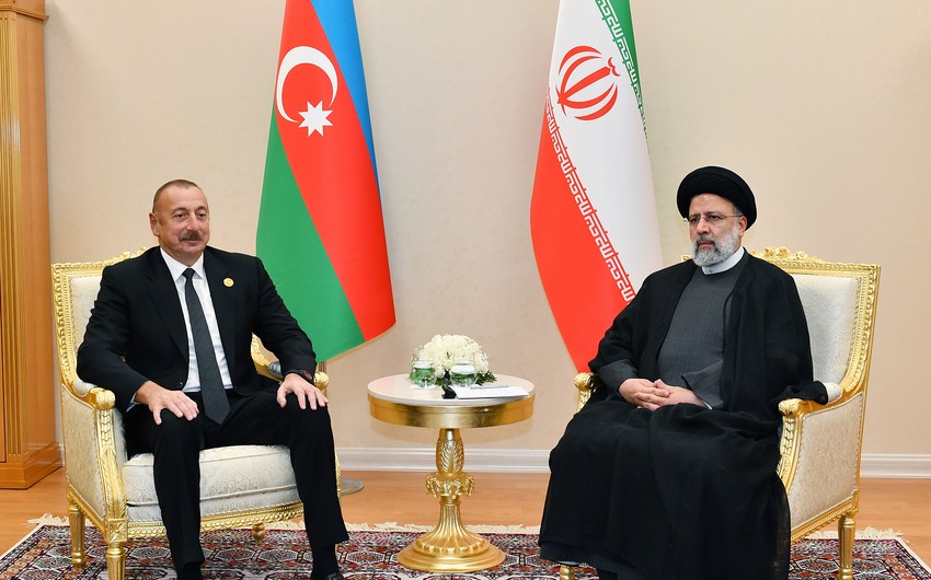 İlham Əliyev İran Prezidentini təbrik etdi