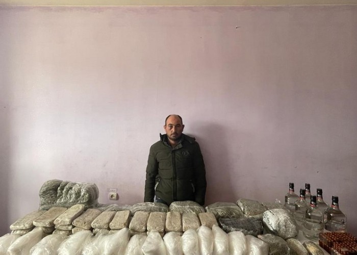 Cəbrayıldan 63 kq narkotik keçirən şəxslər tutuldu - FOTO