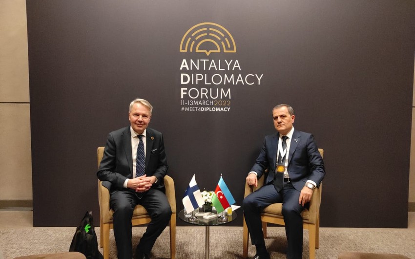 XİN başçıları danışıqlar apardılar