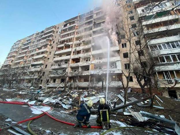 Kiyevdə 16 mərtəbəli bina vuruldu - 2 ölü, 27 yaralı