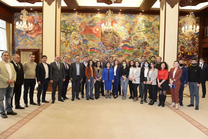 Sahibə Qafarova jurnalistləri təbrik etdi - FOTO