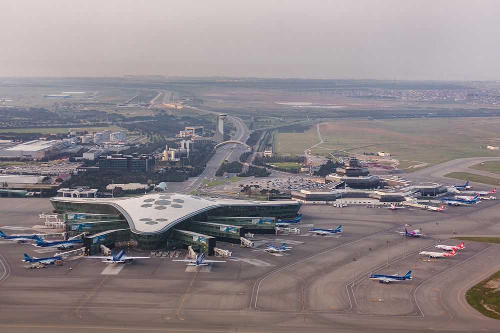 Aeroportda sərnişin axını kəskin artıb