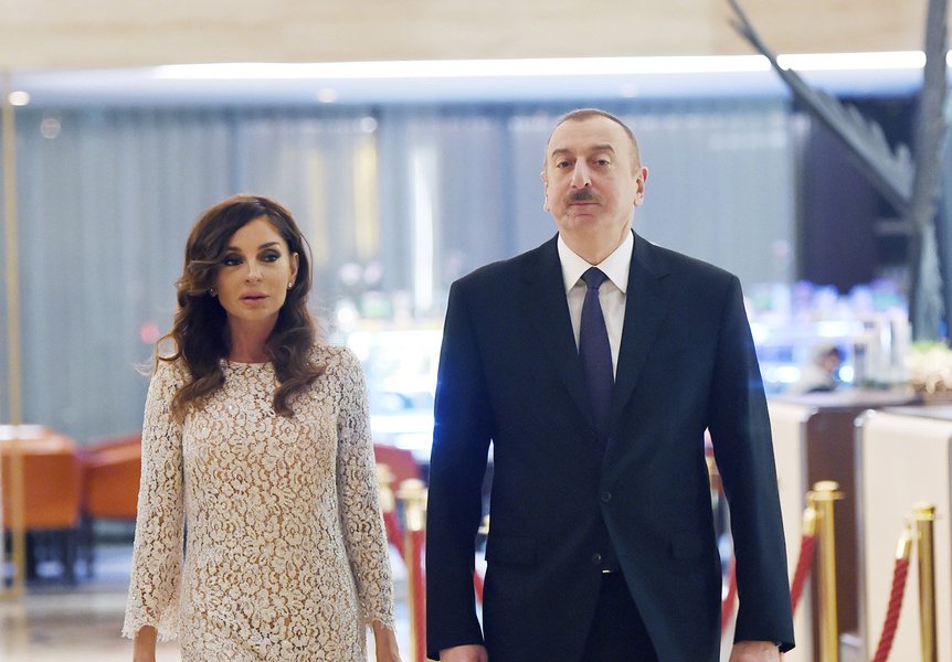 Milli Məclisdən Prezident və birinci xanıma TƏBRİK