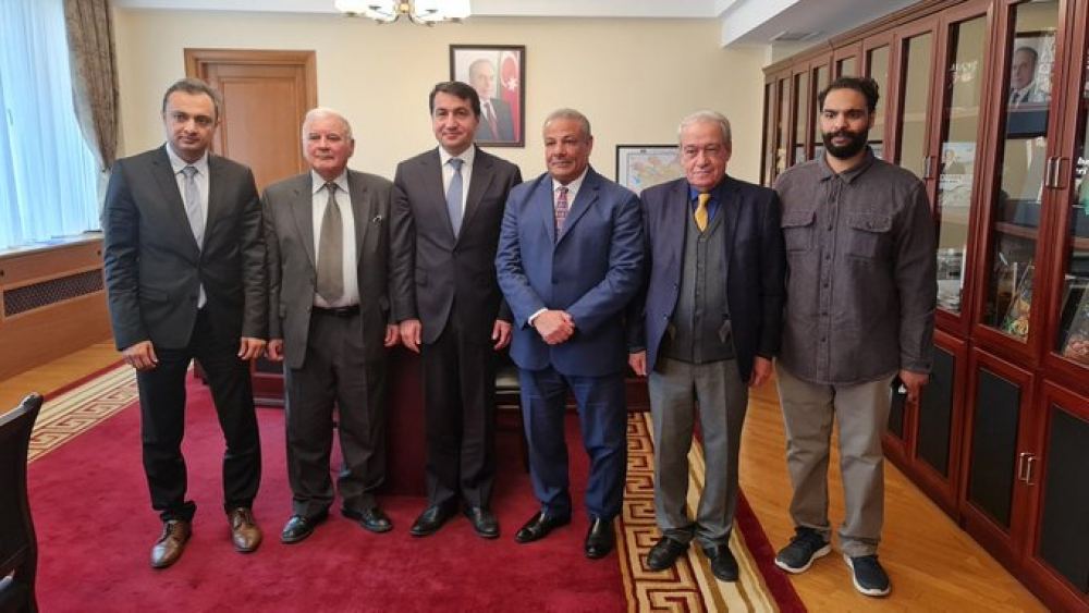 Hikmət Hacıyev İƏT ölkələrinin jurnalistləri ilə görüşdü